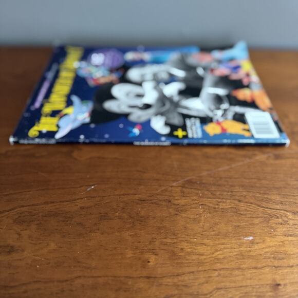 The Wonder Of‎ Disney Hollywood Spotlight Magazine Collectors Edition Jan 2022 - Picture 4 of 9